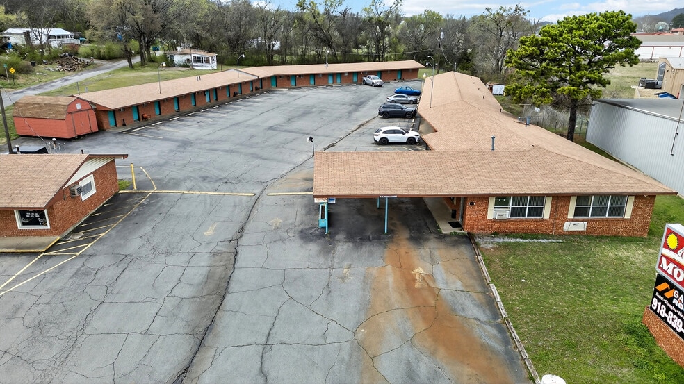 More Photos Of 509 W Main St, Wilburton Hotel For Sale