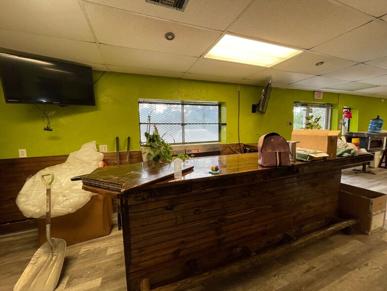 More Photos Of 13490 Orange Ave, Fort Pierce Bar For Lease