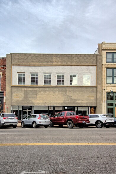 More Photos Of 114-116 W 7th St, Columbia Storefront Retail Office For Sale