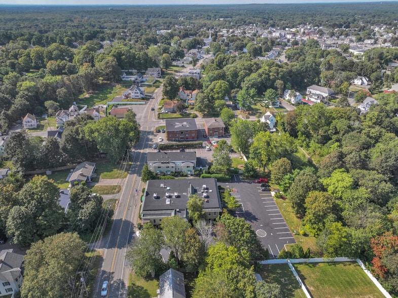 More Photos Of 294 Pleasant St, Stoughton Office For Lease