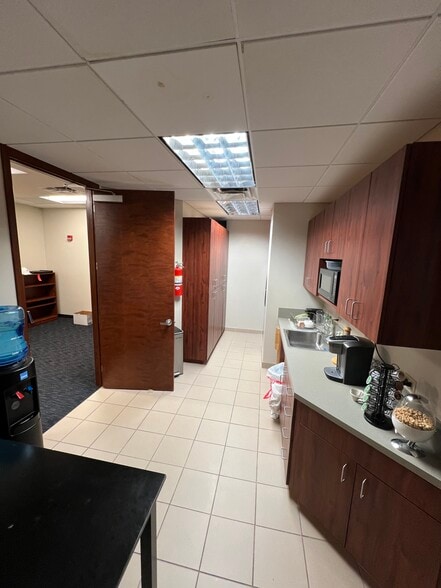 More Photos Of 2074 W Indiantown Rd, Jupiter Office For Lease