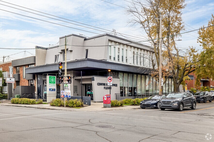 Primary Photo Of 2100-2106 Rue Fleury E, Montréal Storefront Retail Office For Sale