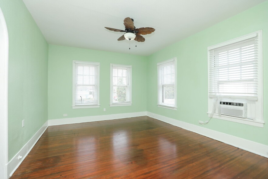 More Photos Of 717 Broadway St, Galveston Apartments For Sale