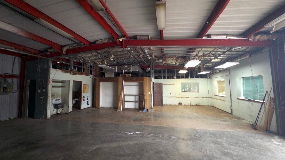 More Photos Of 500 Alakawa St, Honolulu Warehouse For Lease