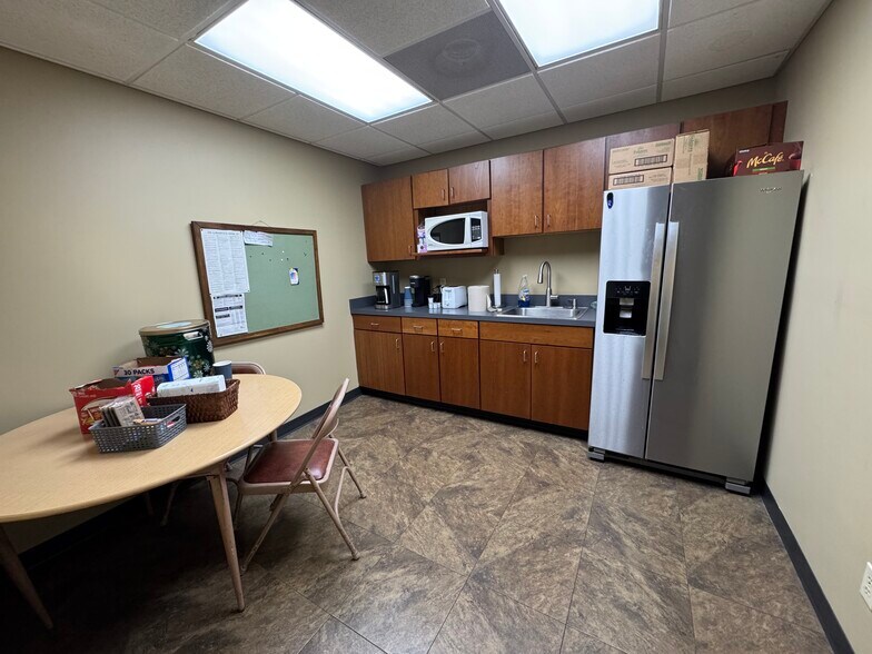 More Photos Of 1941 S 42nd St, Omaha Office For Lease