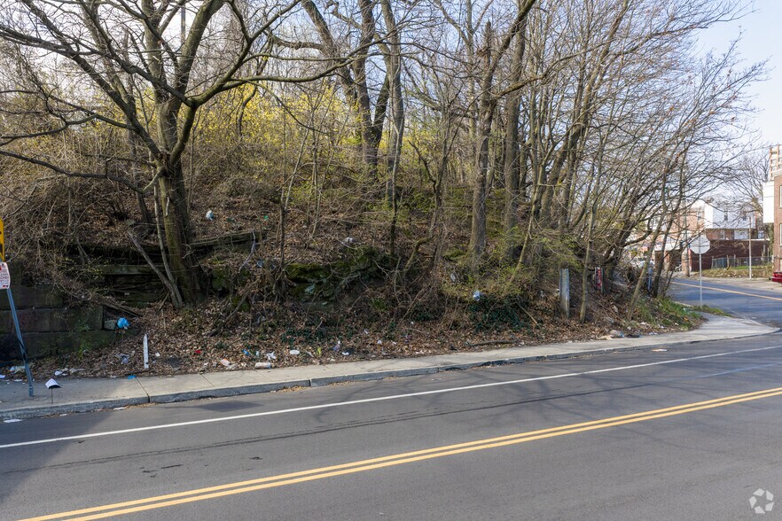 More Photos Of 990 W Tabor Rd, Philadelphia Land For Lease