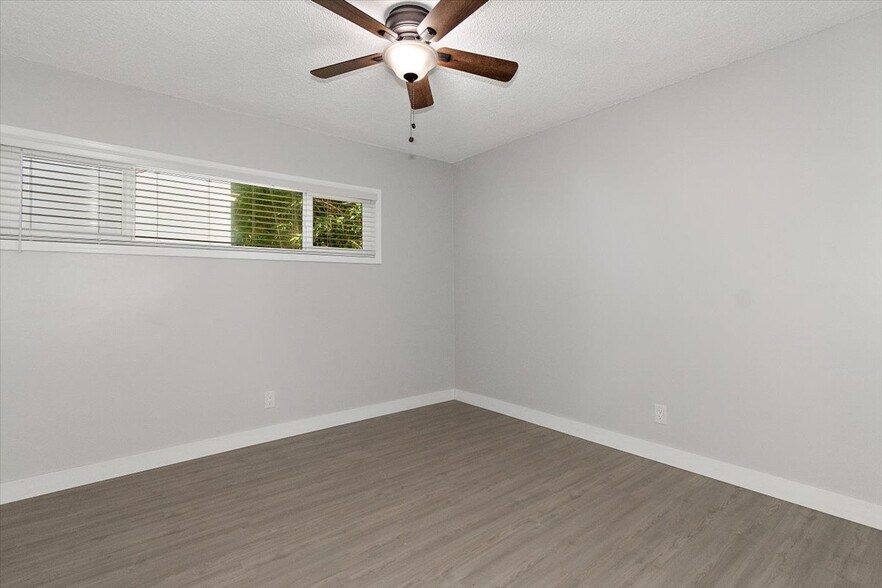 More Photos Of 1534 Manhattan Beach Blvd, Manhattan Beach Apartments For Sale