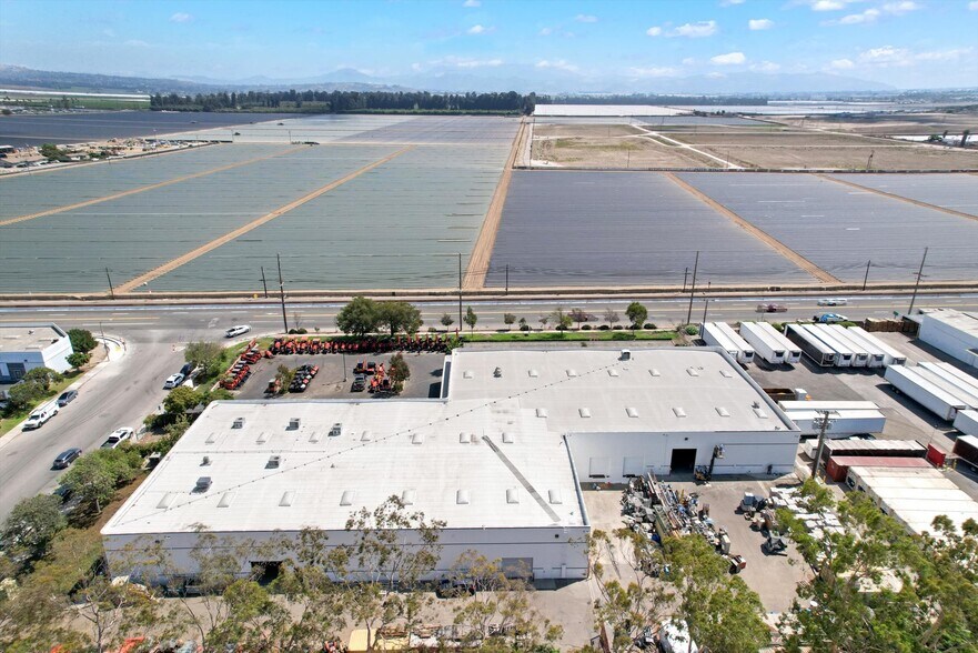 More Photos Of 167 Lambert St, Oxnard Warehouse For Lease
