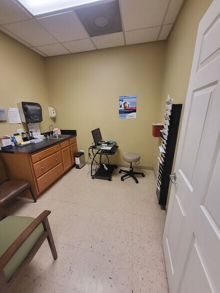 More Photos Of 111 Laurel Creek Rd Se, Calhoun Medical For Lease