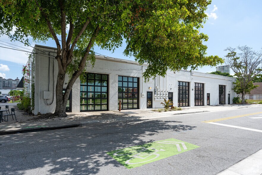 More Photos Of 500-502 Palm St, West Palm Beach General Retail For Lease