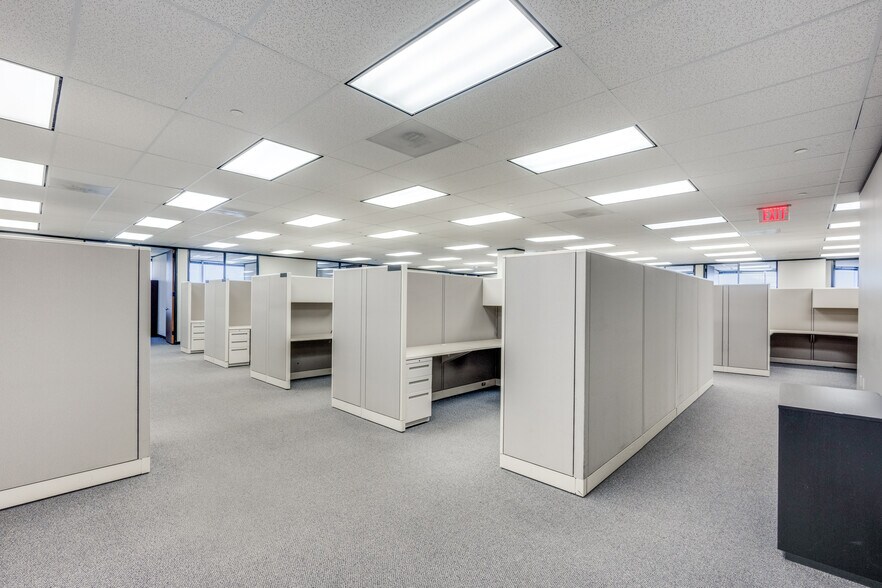 More Photos Of 2929 Briarpark Dr, Houston Office For Sale