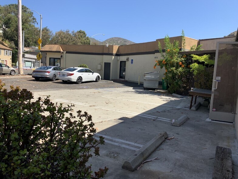 More Photos Of 480-506 Ocean Ave, Laguna Beach Storefront For Lease