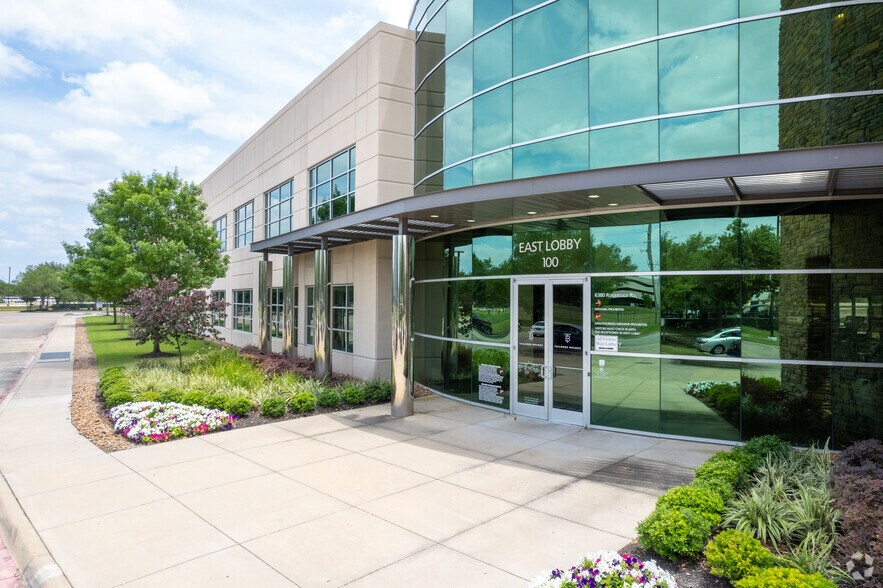 More Photos Of 6380 Rogerdale Rd, Houston Office For Lease