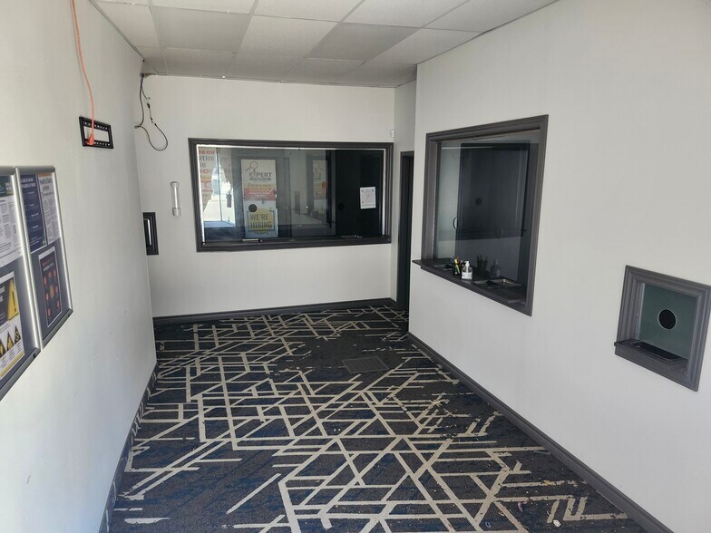 More Photos Of 18 Ainslie St S, Cambridge Storefront Retail Residential For Lease