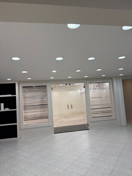 More Photos Of 3663 Arnold Ave, Naples Light Manufacturing For Lease