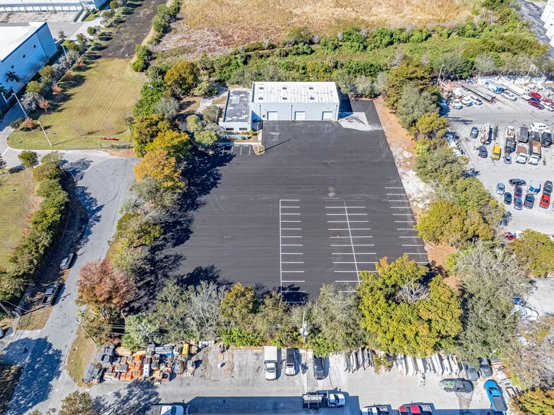 More Photos Of 2361 NW 22nd St, Pompano Beach Warehouse For Lease
