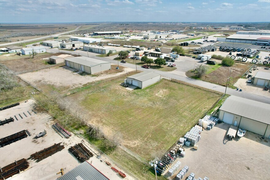 More Photos Of 210 Wyoming Blvd, Pleasanton Warehouse For Lease