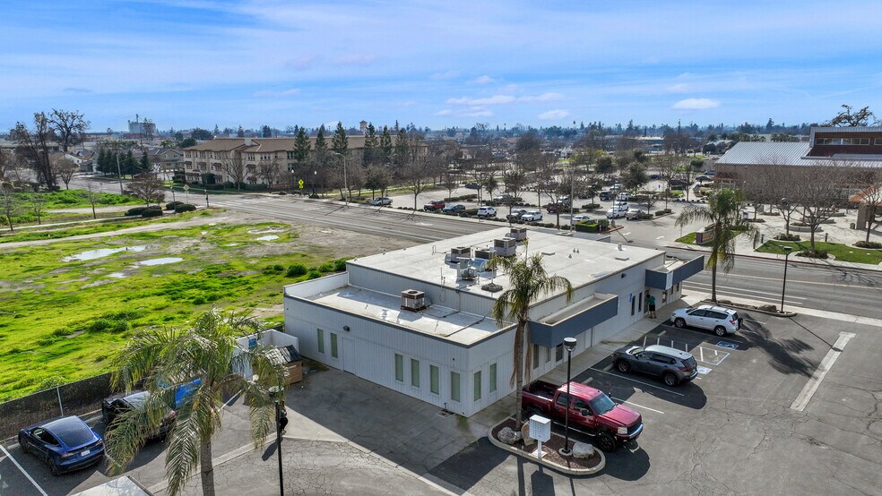 More Photos Of 441 N M St, Tulare Office For Lease