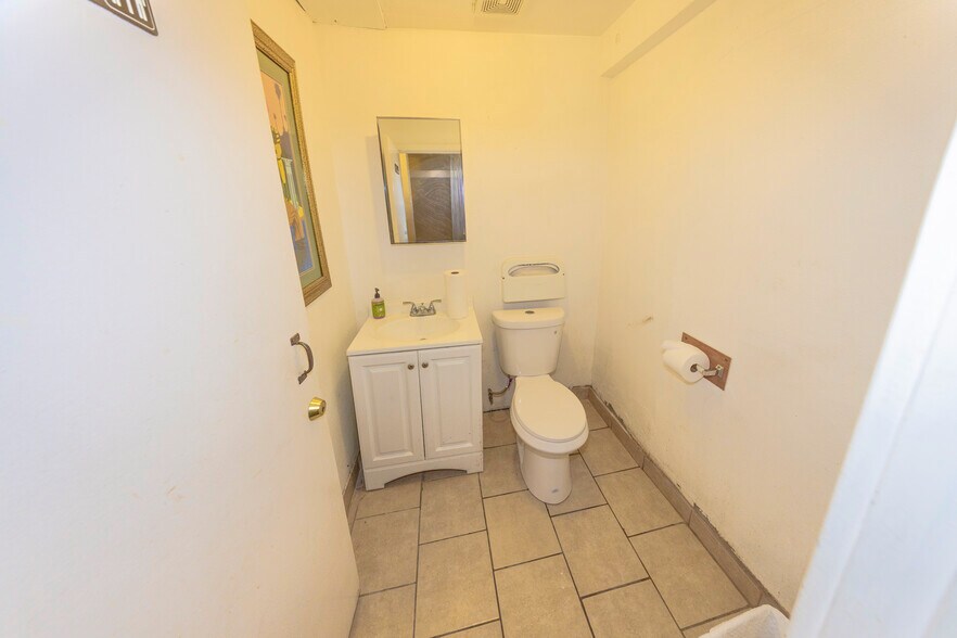 More Photos Of 5239 Atlantic Ave, Long Beach Freestanding For Sale