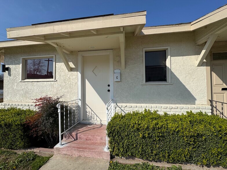 More Photos Of 403 N L St, Dinuba Medical For Lease