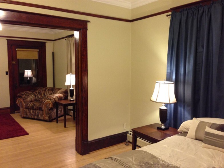 More Photos Of 42 Central St, Newport Flex For Lease