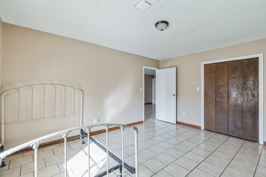 More Photos Of 604 N 3rd St, Haskell Multifamily For Sale
