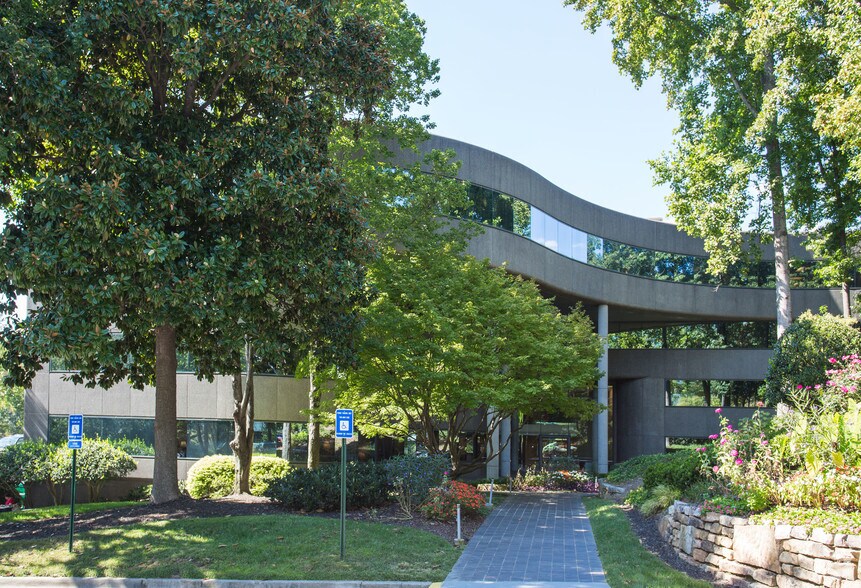 More Photos Of 3520 Piedmont Rd NE, Atlanta Office For Lease