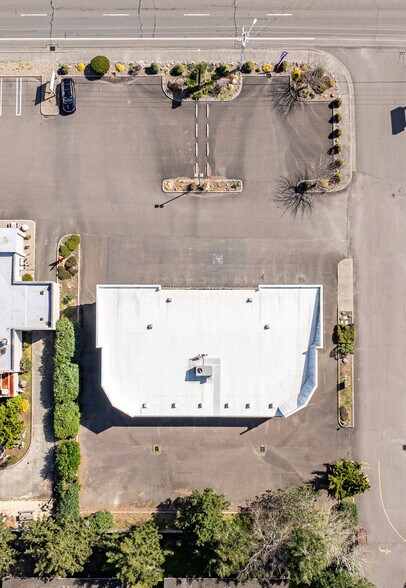More Photos Of 2455 US-101 Hwy, Florence Freestanding For Lease