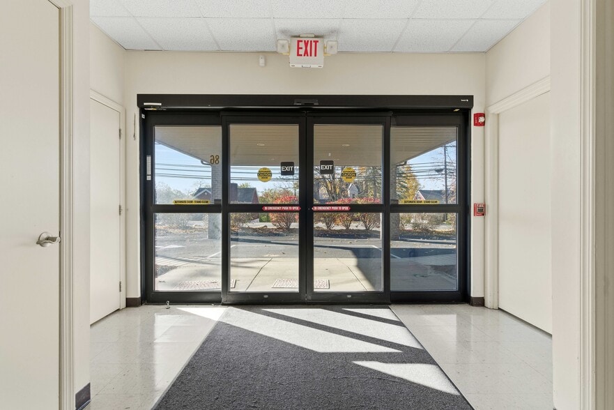 More Photos Of 86 Coraopolis Rd, Coraopolis Medical For Sale