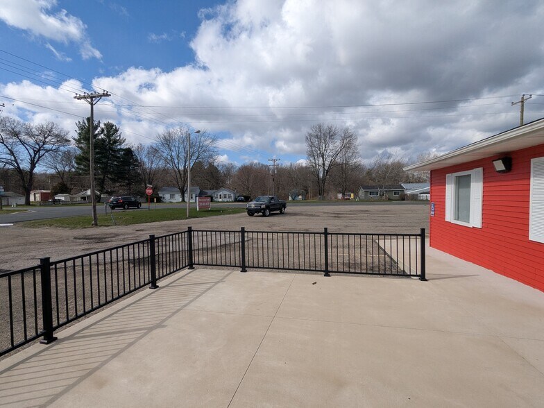 More Photos Of 24901 Red Arrow Hwy, Mattawan Restaurant For Lease