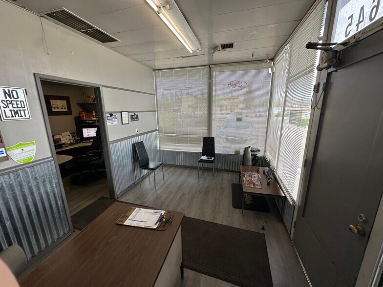 More Photos Of 4645 Whitney Ave, Sacramento General Retail For Sale