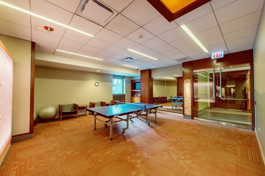 More Photos Of 400 E Randolph St, Chicago Multifamily For Sale