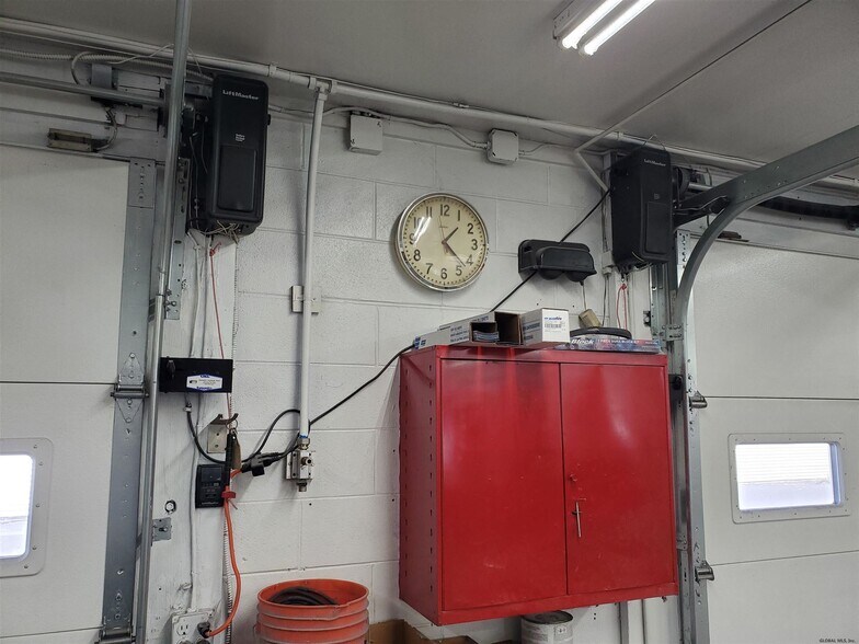 More Photos Of 2127 Central Ave, Schenectady Auto Repair For Sale