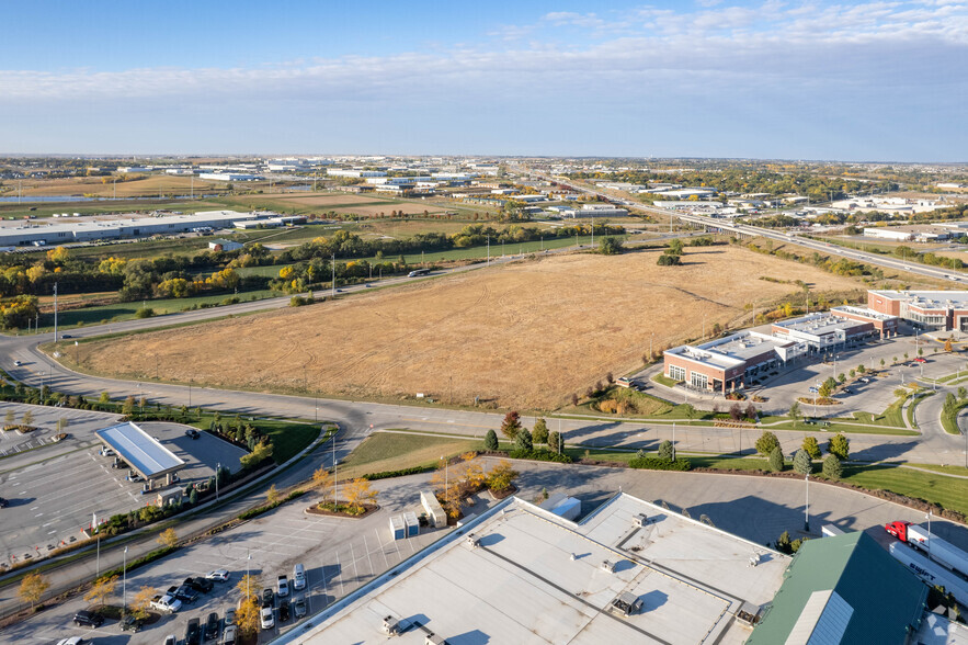 I80 & Giles Rd 126th St, La Vista, NE 68138 Land