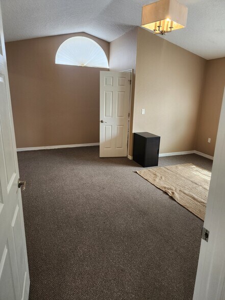 More Photos Of 8028 Spring Hill Dr, Spring Hill Medical For Lease