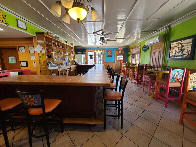 More Photos Of 5005 Kutztown Rd, Temple Storefront Retail Residential For Sale