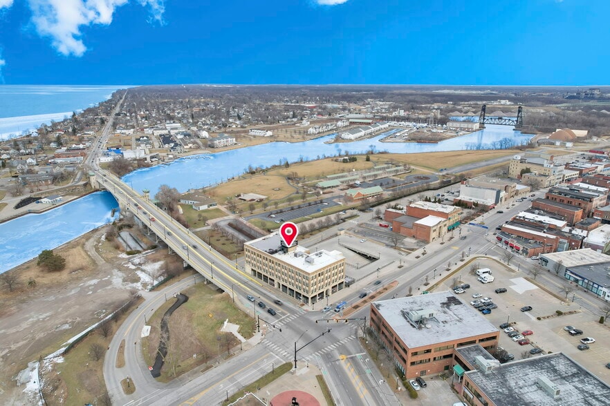 More Photos Of 301 Broadway, Lorain Hotel For Sale
