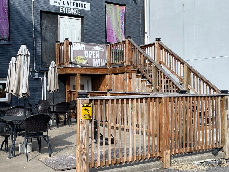 More Photos Of 160 W Broadway St, Sparta Restaurant For Sale