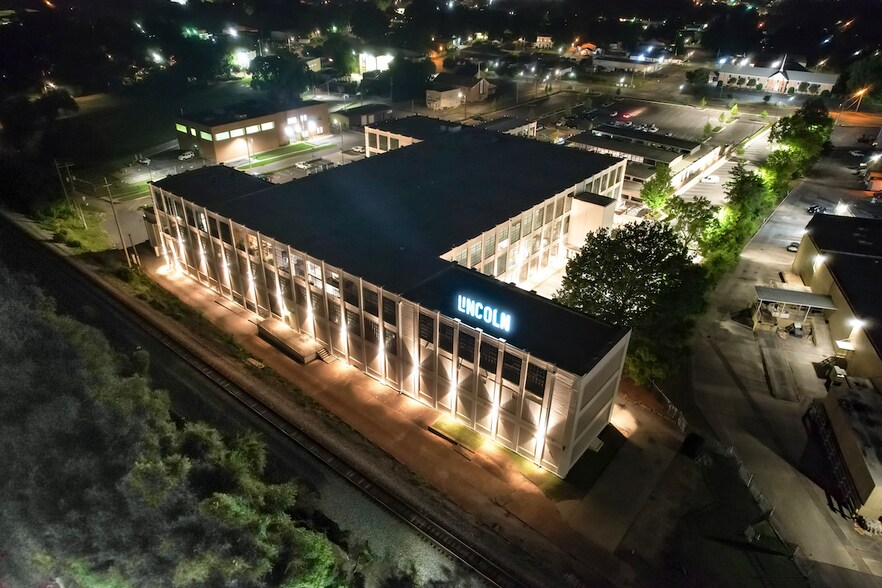 More Photos Of 1300 Meridian St N, Huntsville Unknown For Lease