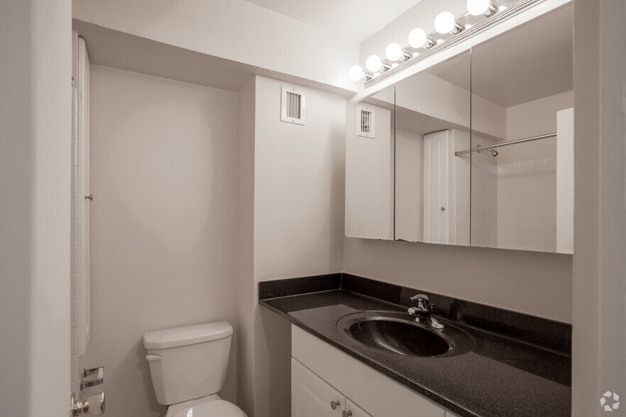 More Photos Of 5105 N Park Dr, Pennsauken Apartments For Lease