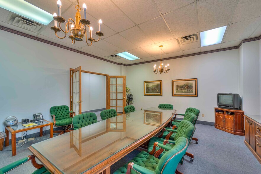 More Photos Of 145 S Jackson St, Jackson Loft Creative Space For Sale