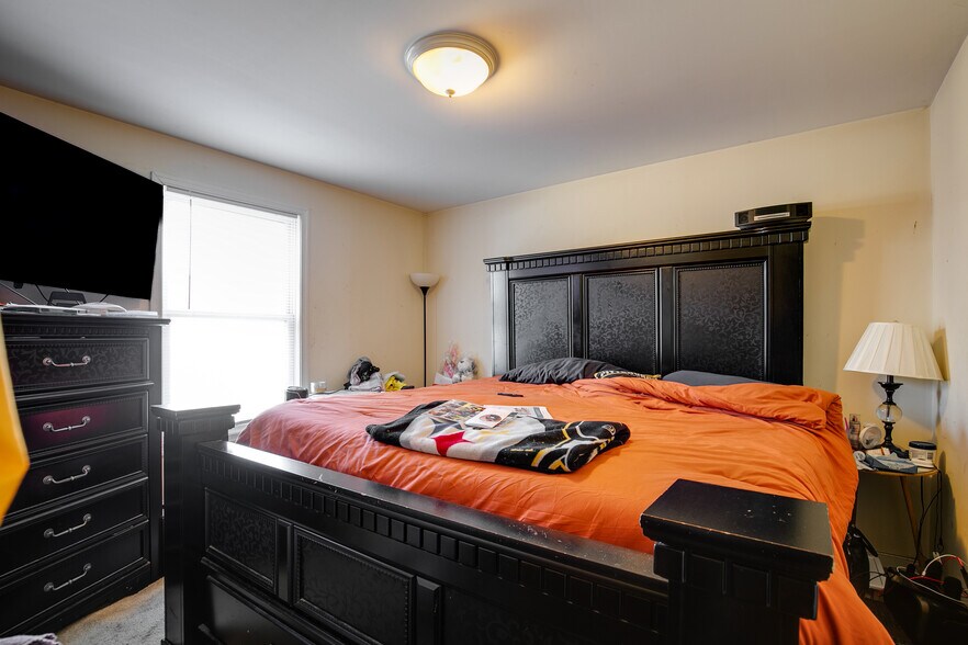 More Photos Of 2308 5th Ave, Richmond Apartments For Sale