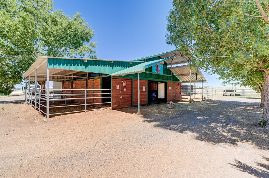More Photos Of 7950 N Coyote Springs Rd, Prescott Valley Horse Stables For Sale