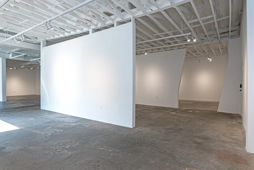 More Photos Of 217 Fairview Ave, Houston Freestanding For Lease