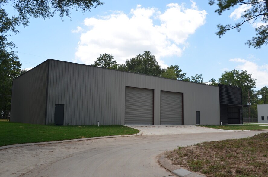 More Photos Of 8024 Red Cedar Cir, Humble Unknown For Lease