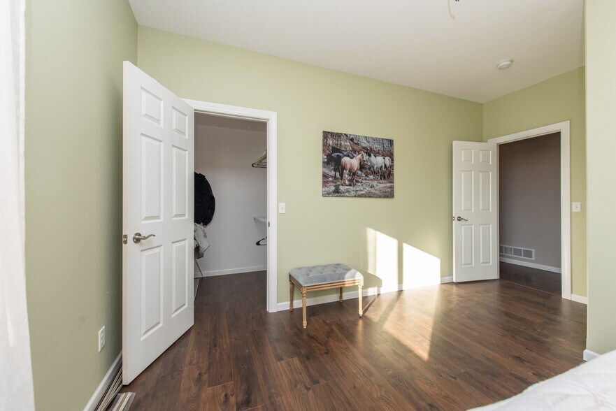 More Photos Of 13603 38th St SW, Belfield Flex For Lease