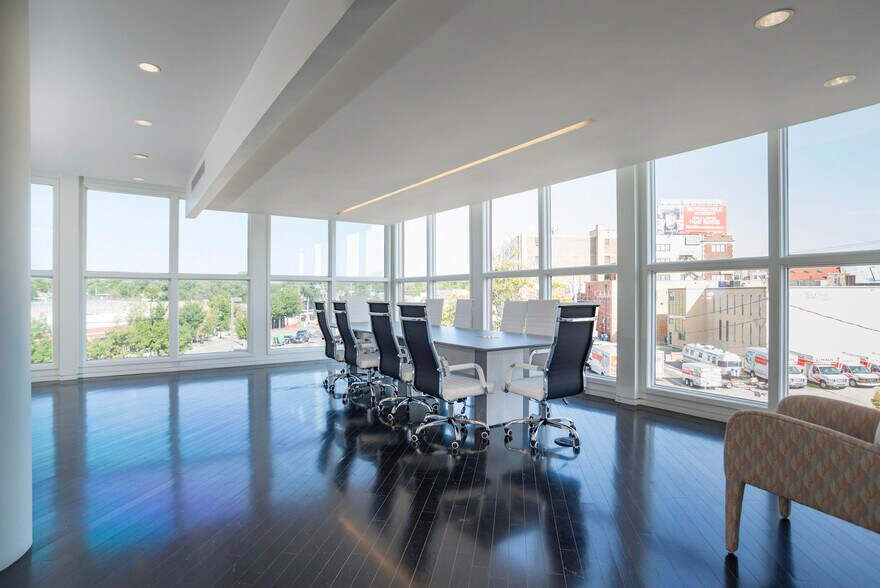 More Photos Of 4049 Pennsylvania Ave, Kansas City Office Residential For Lease
