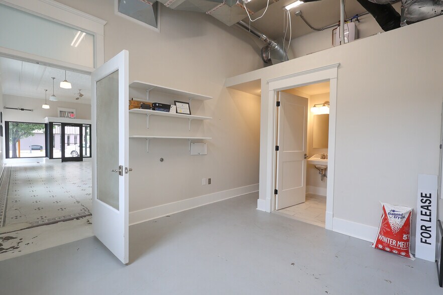 More Photos Of 301-303 W Reed St, Moberly Office For Lease