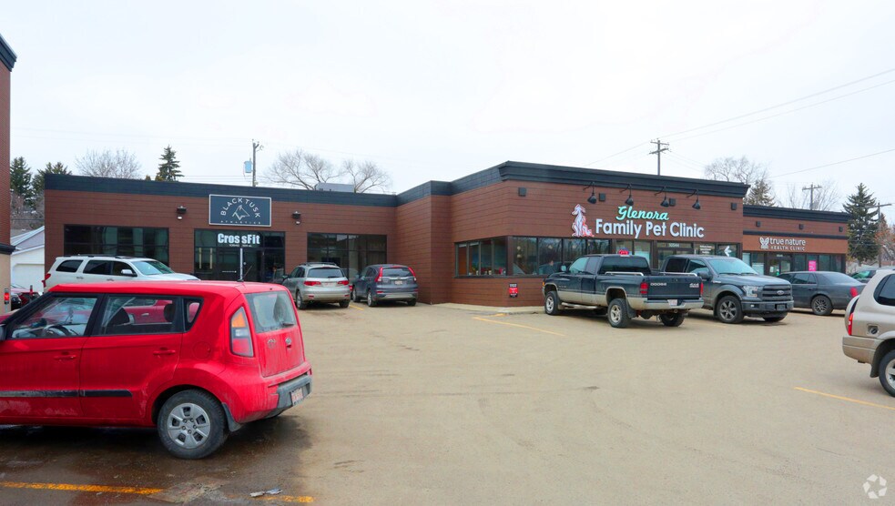More Photos Of 10544 124th St NW, Edmonton Medical For Lease