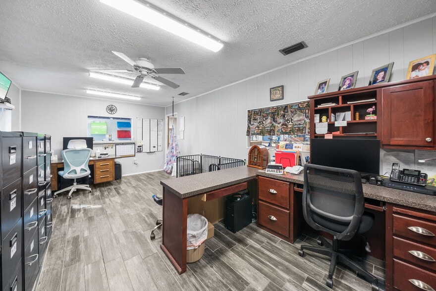 More Photos Of 2135 E 5th St, Panama City Auto Repair For Sale